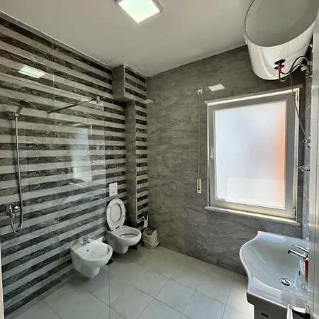 Emma's * Tirana