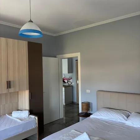 Emma's Plazhi San Pietro